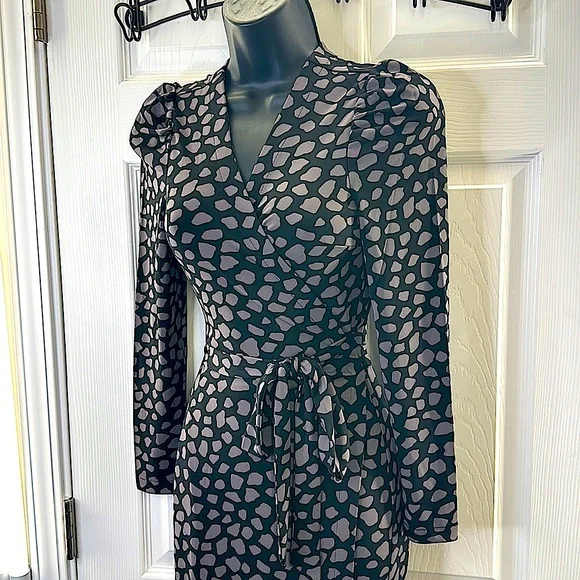 ๐ฅ ๐ฅ ๐ฅ ALERT. POA! NWT WRAP AROUND ๐. It just donโt get NO BETTER. Maxi fit! - Picture 6 of 12